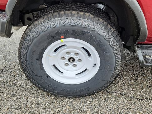 New 2026 Ford Bronco Heritage Edition image 5