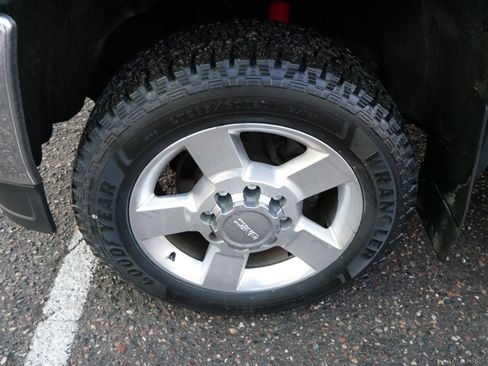 Used 2017 GMC Sierra 2500 SLE w/ HD SLE Preferred Plus Package image 8