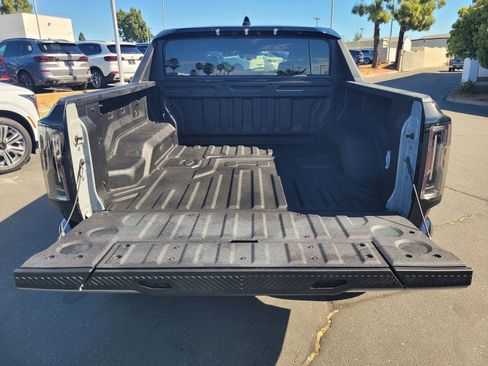 Used 2025 GMC Hummer EV 2X AWD/4WD image 7