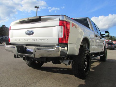 Used 2018 Ford F250 XLT image 6