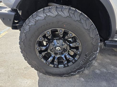 Used 2023 Ford Bronco Badlands image 20