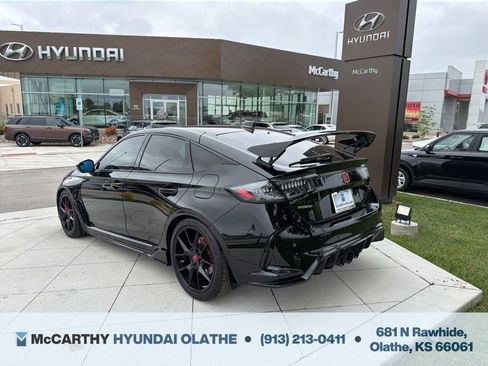 Used 2023 Honda Civic Type R image 3