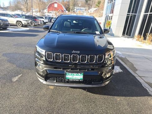 New 2026 Jeep Compass Latitude image 2