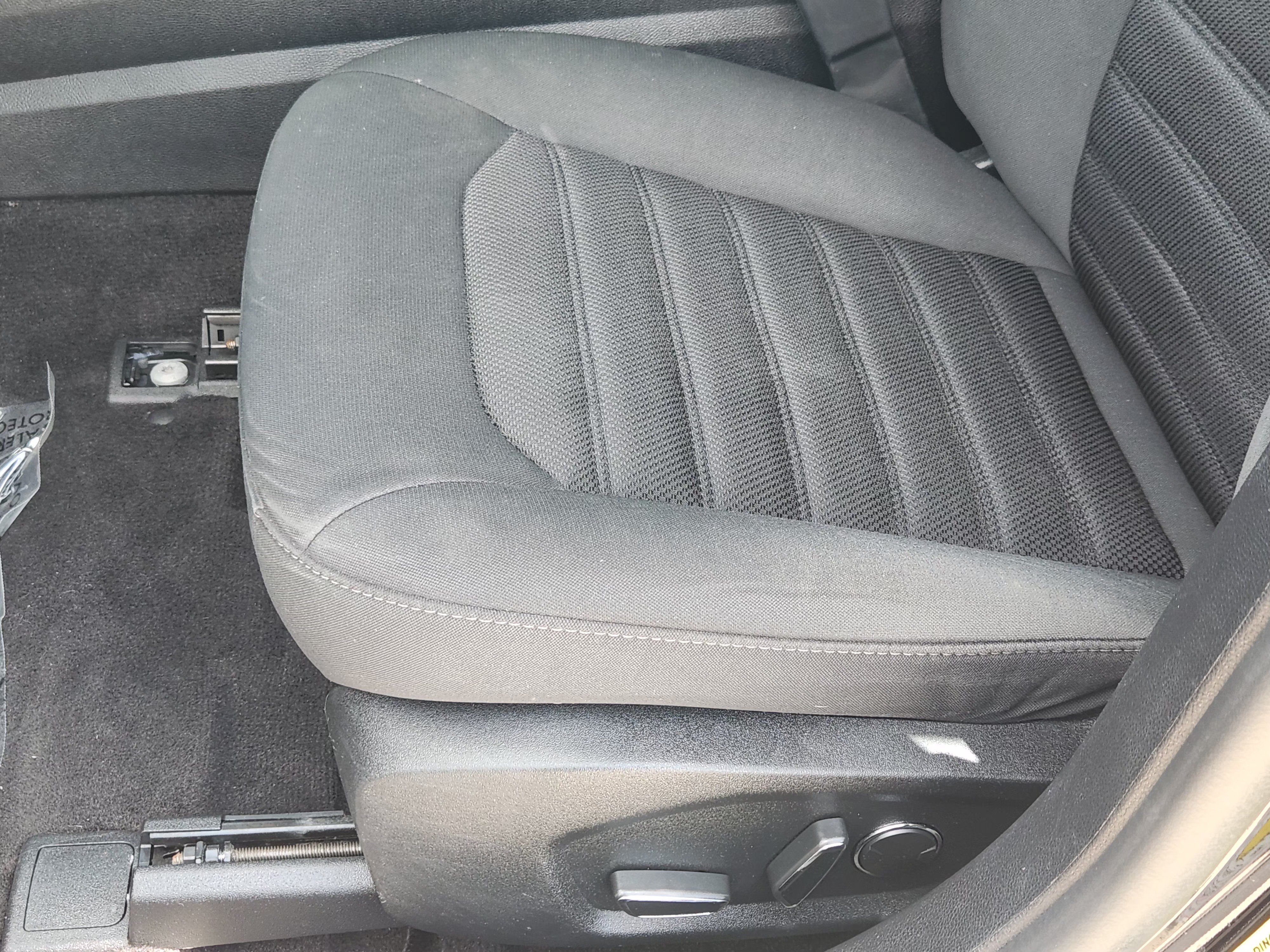 Used 2019 Ford Fusion SE FWD image 25