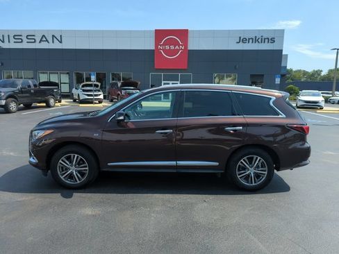 Used 2020 INFINITI QX60 Luxe w/ Essential Package AWD/4WD image 11