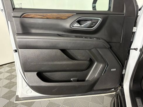 Used 2023 Chevrolet Suburban Premier RWD image 15