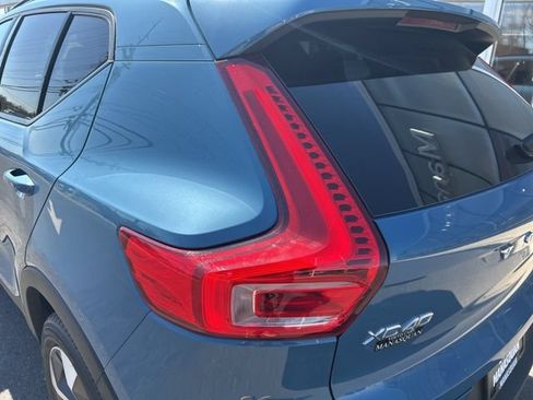 Used 2025 Volvo XC40 B5 Plus AWD/4WD image 10