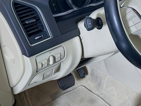 Used 2015 Volvo XC60 T5 Premier image 16