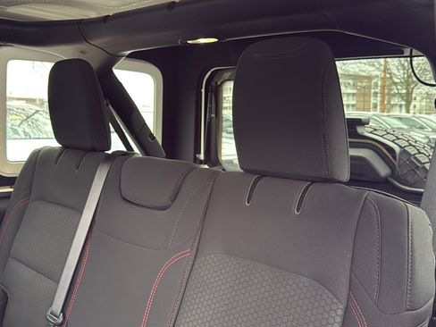 Used 2019 Jeep Wrangler Unlimited Rubicon w/ LED Lighting Group image 26