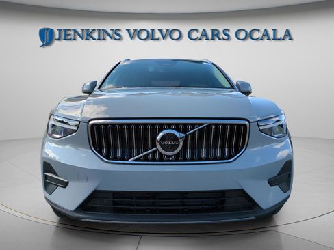 New 2025 Volvo XC40 B5 Core w/ Protection Package Premier image 2