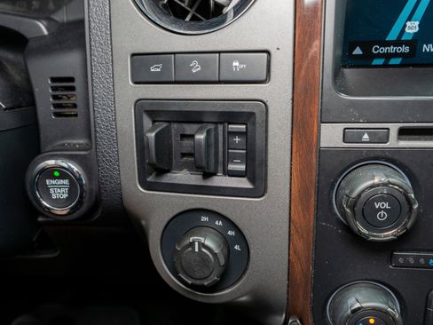 Used 2016 Ford Expedition EL Platinum image 24