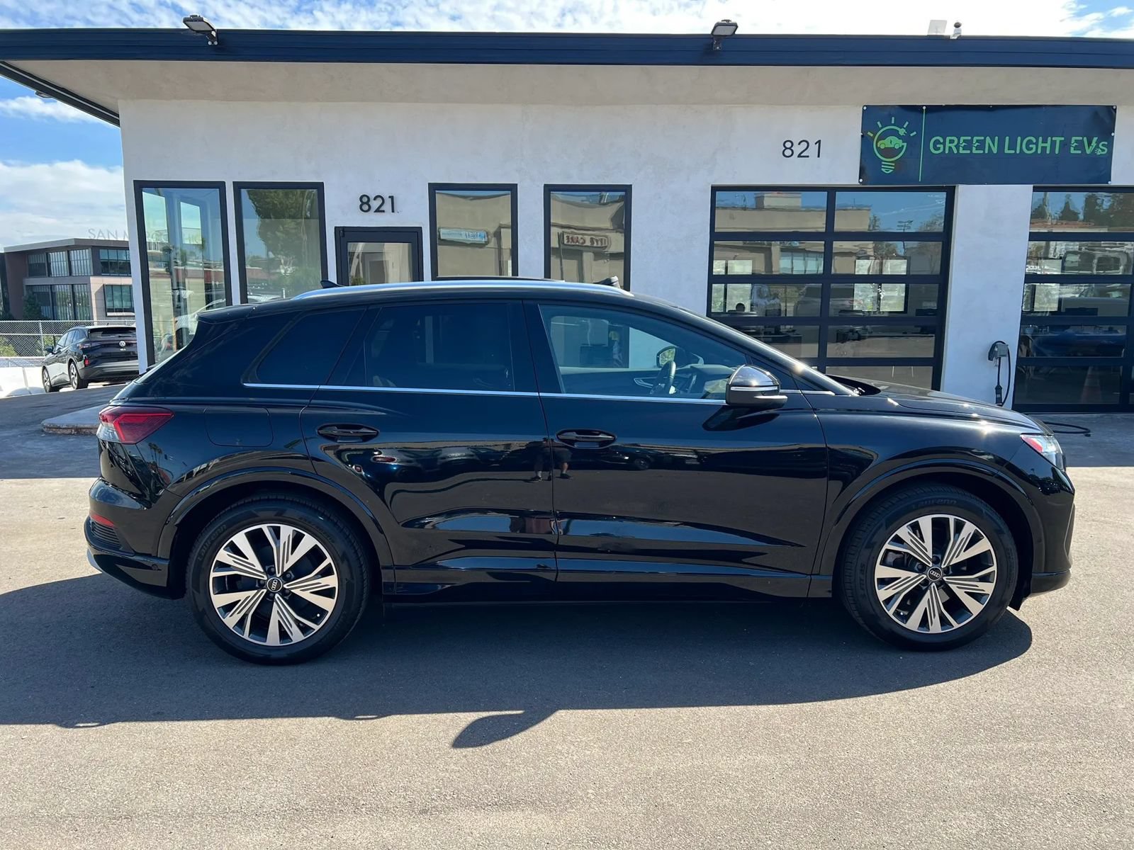 Used 2023 Audi Q4 e-tron Premium Plus w/ Premium Plus RWD image 4