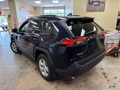 Used 2021 Toyota RAV4 XLE w/ Convenience Package AWD/4WD image 8