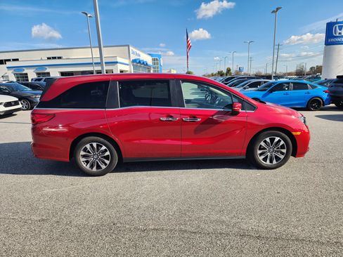 Used 2023 Honda Odyssey EX-L image 3