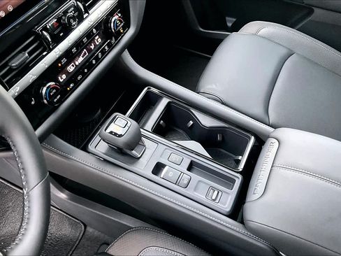 New 2026 Nissan Pathfinder SL FWD image 7