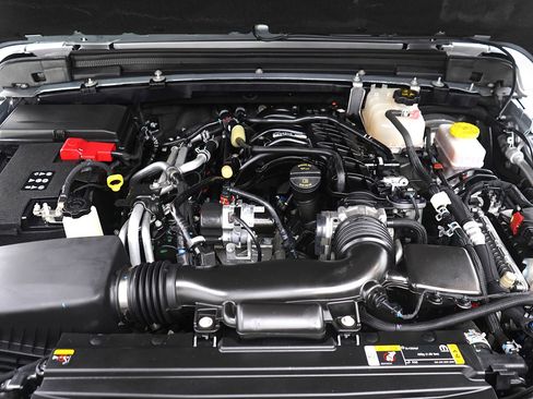 Used 2023 Jeep Wrangler Sahara w/ LED Lighting Group image 32