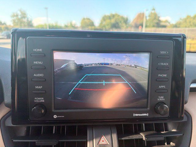 Used 2022 Toyota RAV4 LE AWD/4WD image 18
