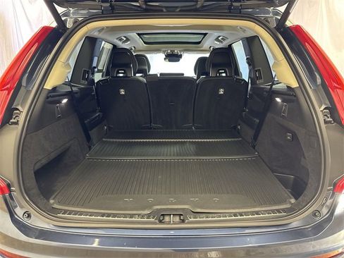 Used 2022 Volvo XC90 T6 Momentum w/ Protection Package image 25