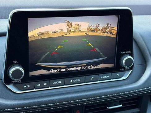 Used 2023 Nissan Rogue SV image 22