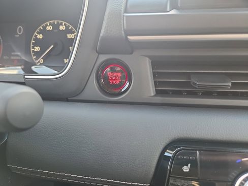 New 2025 Honda Pilot Touring image 21