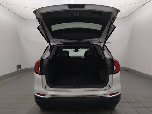Used 2022 GMC Terrain SLT FWD image 29
