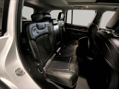 Used 2022 Jeep Grand Cherokee Limited 4xe image 25