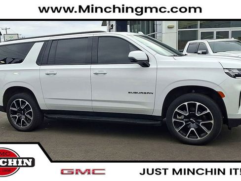 Used 2024 Chevrolet Suburban RST w/ Sport Performance Package image 6