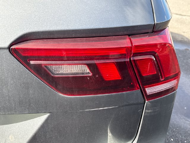 Used 2023 Volkswagen Tiguan SE FWD image 18