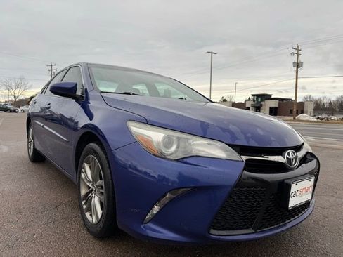 Used 2015 Toyota Camry SE image 3