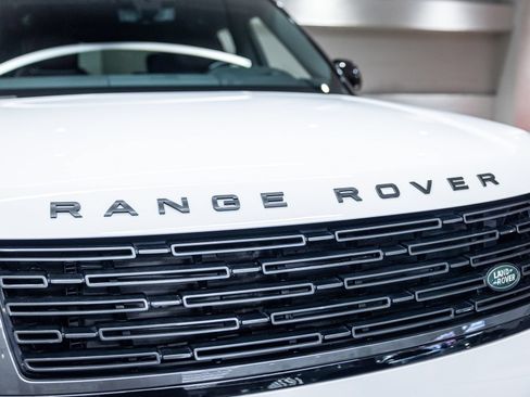 Used 2025 Land Rover Range Rover Autobiography AWD/4WD image 13