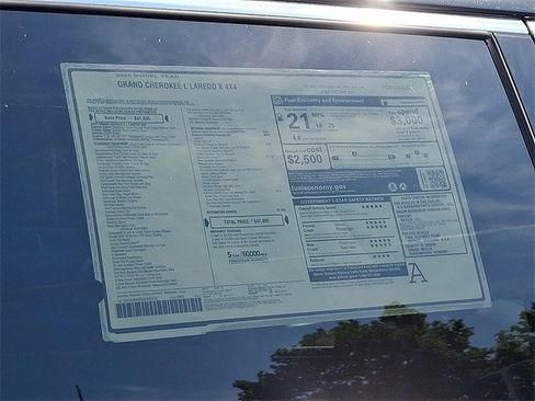 New 2025 Jeep Grand Cherokee L Laredo w/ Luxury Tech Group I image 20