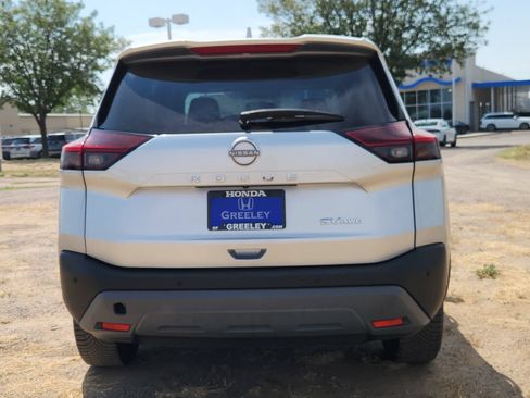 Used 2023 Nissan Rogue SV AWD/4WD image 4