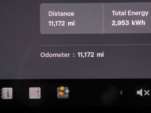 Used 2024 Tesla Model Y Long Range image 27