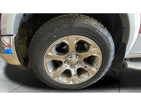 Used 2018 RAM 1500 Laramie w/ Convenience Group AWD/4WD image 18