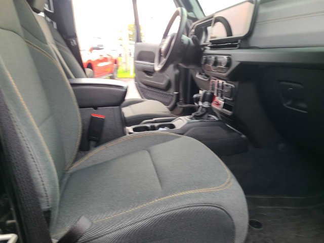 Used 2024 Jeep Wrangler Unlimited AWD/4WD image 18