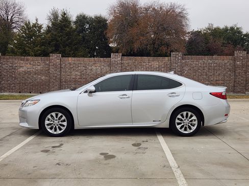 Used 2014 Lexus ES 300h image 5