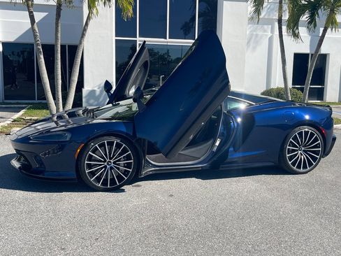 Used 2020 McLaren GT image 19