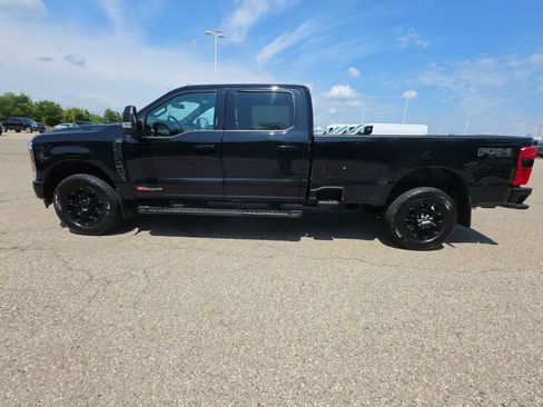Used 2023 Ford F350 Lariat w/ Black Appearance Package AWD/4WD image 16