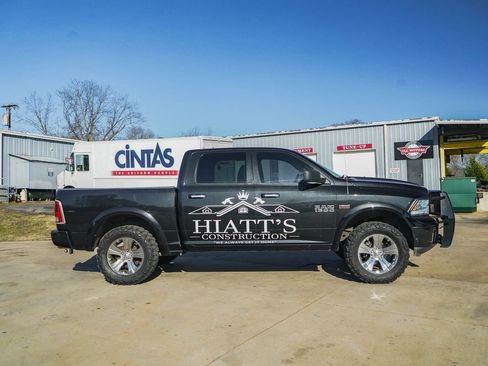 Used 2018 RAM 1500 Laramie image 3