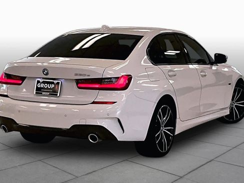 Used 2022 BMW 330e w/ M Sport Package RWD image 12