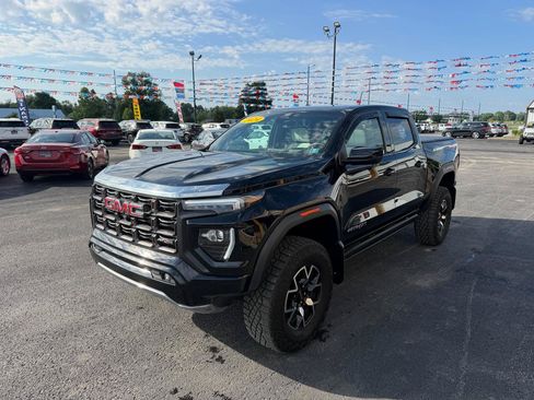 Used 2024 GMC Canyon AT4X AWD/4WD image 9