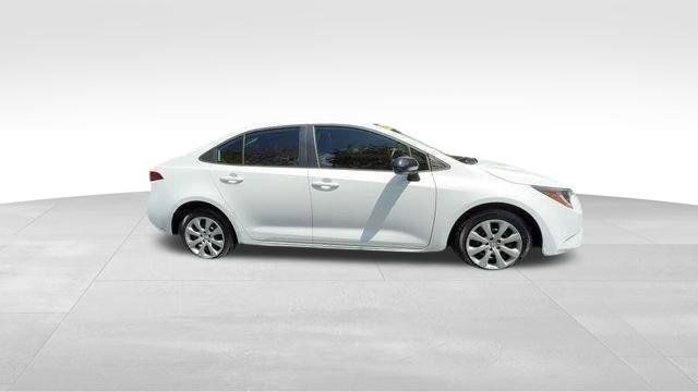 Used 2023 Toyota Corolla LE FWD image 39