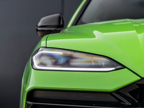 Used 2025 Lamborghini Urus SE image 17