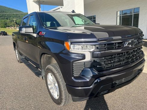 Used 2023 Chevrolet Silverado 1500 RST w/ Convenience Package II AWD/4WD image 3