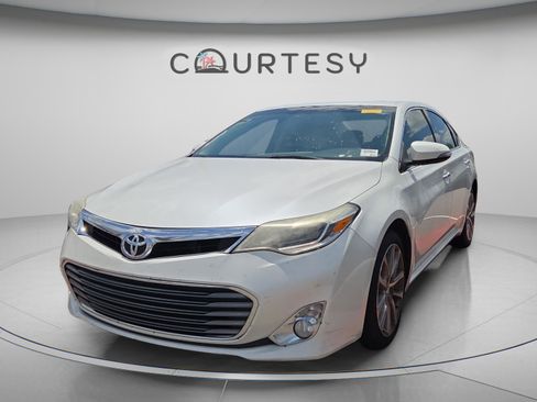 Used 2014 Toyota Avalon XLE Touring FWD image 1