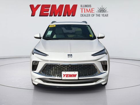 Used 2024 Buick Encore GX Avenir w/ Avenir Technology Package AWD/4WD image 3