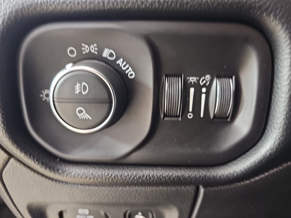 Used 2019 RAM 1500 Big Horn AWD/4WD image 31
