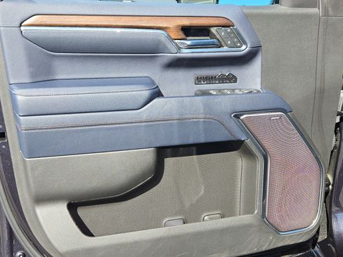 Used 2023 Chevrolet Silverado 1500 High Country w/ High Country Premium Package image 13