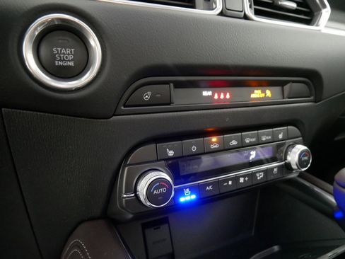 New 2025 MAZDA CX-5 Signature image 8