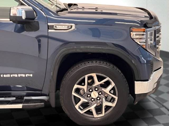 Used 2022 GMC Sierra 1500 SLT w/ SLT Premium Plus Package AWD/4WD image 14